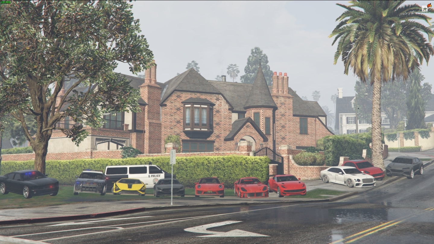 Car park in Rockford Hills ( FiveM )